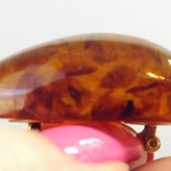 One-of-a-Kind Vintage Amber Brooch with Occlusions - Picture 3 of 10